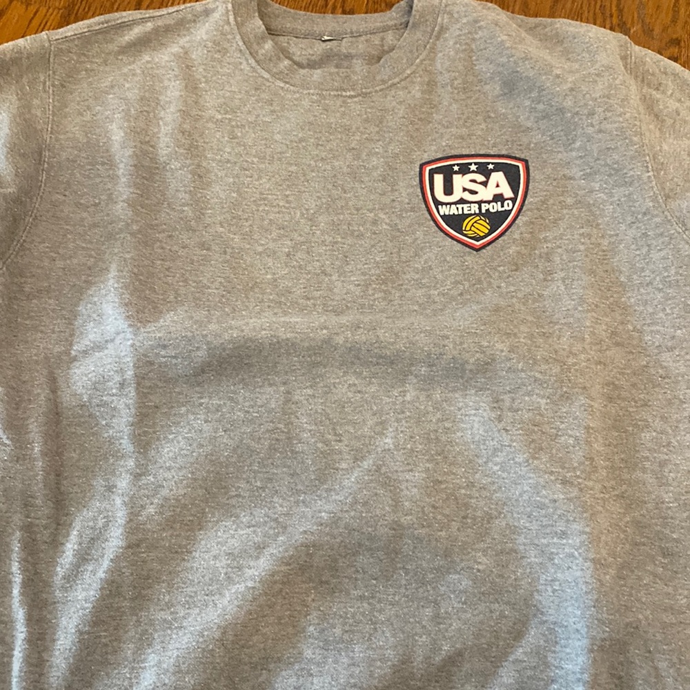 USA Waterpolo size medium crewneck